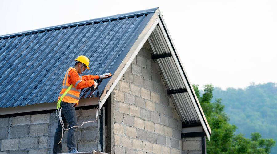Professional Flat Roofing Installation in New Middletown, IN