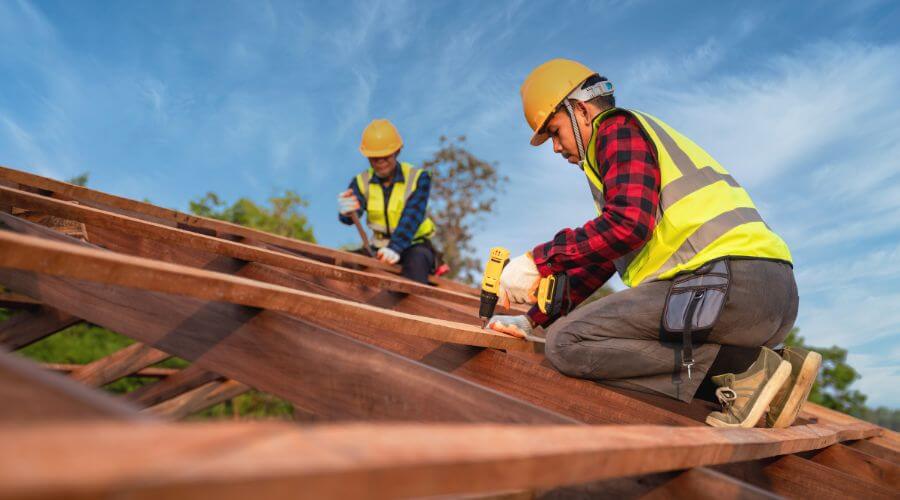 Professional Flat Roofing Installation services in New Middletown, IN
